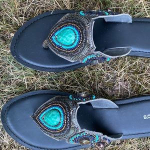 Chicos Amber diamonte jeweled thong sandal size 10. Worn 1x. EUC.